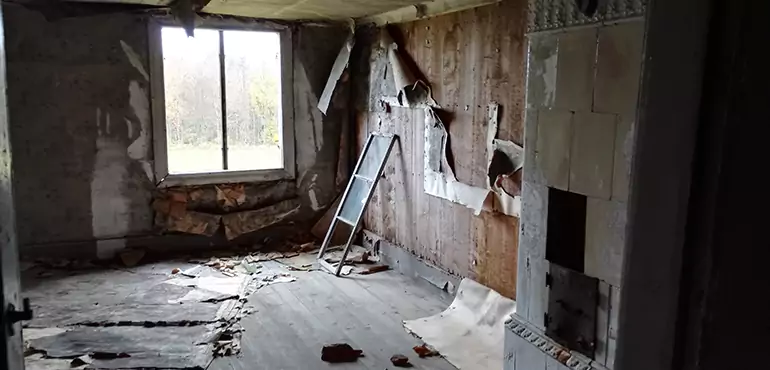 Why Selling a Distressed House Through Traditional Methods Fails in Winston-Salem
